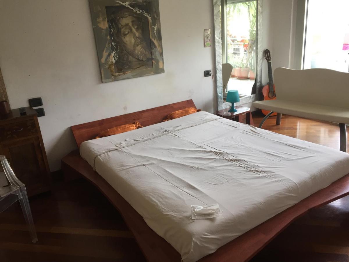 Casa Delle Sorprese Lägenhet Pescara Exteriör bild