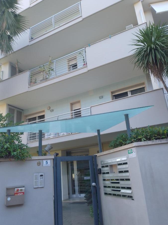Casa Delle Sorprese Lägenhet Pescara Exteriör bild
